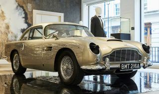Ожулен Aston Martin без фарове се продаде за 3 милиона евро