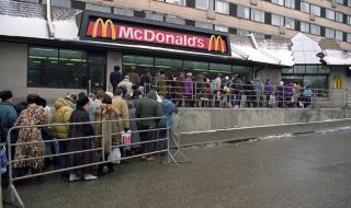 McDonald’s продава бизнеса си в Русия