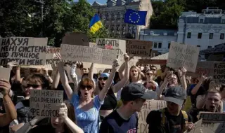 Армията срещу Зеленски: Вълна от недоволство след уволнението на военния министър