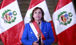 Президентът на Перу Дина Болуарте наложи извънредно положение в страната 
