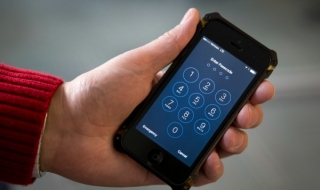 Професионални хакери помогнали на ФБР