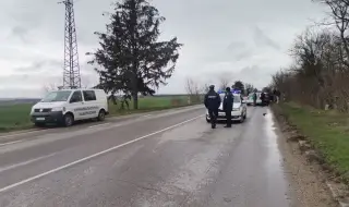Автомобил помете и уби пешеходец, вървящ по пътното платно на пътя София - Варна 
