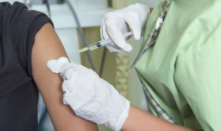 Гърция започва ваксинация на деца между 12 и 15 години