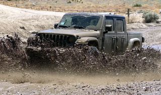 Jeep лиши собственик на Gladiator от гаранция за минаване през кална локва