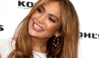 Джей Ло отпразнува 75-ия рожден ден на "Лупинатора" (ВИДЕО)