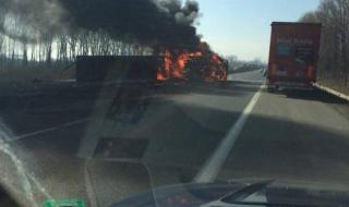 Камион пламна на пътя Русе-Бяла, трафикът е затруднен