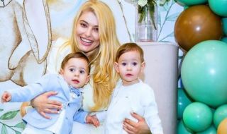 Ева Веселинова кръсти близнаците, но пак скри баща им (СНИМКИ)