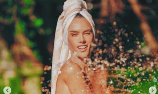 Алесандра Амброзио се разхлажда гола (СНИМКИ)