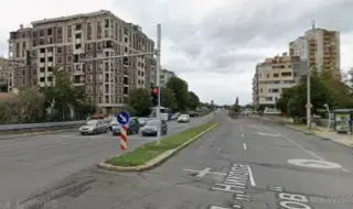 Автомобил с мигранти катастрофира край подлез в Бургас
