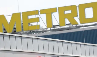 "Метро" не напусна Русия и загуби контрол над активите си