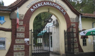 Майка дари бъбрек на сина си