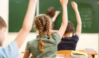 Белобрадова: Няма да има присъствена учебна година