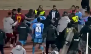 Купа на Боливия: намеса на полиция и 17 червени картона (ВИДЕО)