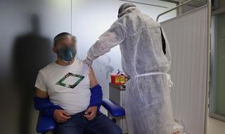 Китай очаква да е готов с ваксина срещу COVID-19 през ноември