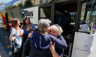 ЕК открива телефонна линия за помощ на хората, бягащи от войната в Украйна