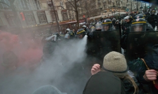 Сблъсъци по улиците на Франция