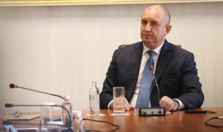 Огнян Минчев: Радев изговаря в режим на монолог подготвени от сътрудниците му текстове