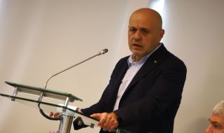 Томислав Дончев: Асен Василев ще е министър завинаги, защото никой няма да иска да е след него