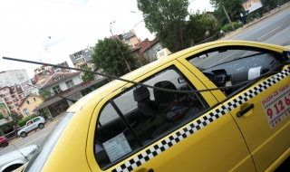 Арматурно желязо се заби в такси