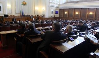 Парламентът осъди единодушно терористичния акт в Бургас