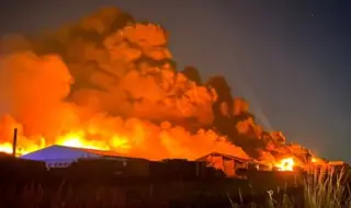 Над 3000 души са евакуирани в Белгия заради огромен пожар (ВИДЕО)