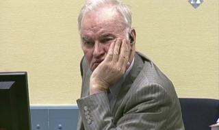 Спешна медицинска помощ за Ратко Младич