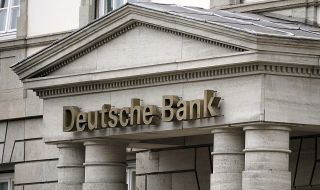 Акциите на "Дойче банк" се сринаха, спадът на европейските борси се задълбочава 