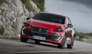 Новото Clio вече е налично и във версия с АГУ