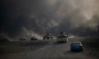 Ислямска държава &quot;кърви&quot; и пали петролни кладенци
