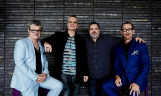 Правят мюзикъл за INXS