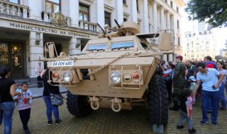 В новата година се очаква движение по двата големи проекта за въоръжените сили