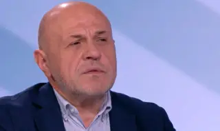 Томислав Дончев: Няма да подпишем декларацията на ПП-ДБ срещу Пеевски. Невъзпитано е вторият да поставя условия