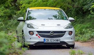 Български екипаж дебютира в Opel Adam Cup