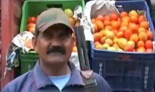 Пазят домати с въоръжена охрана