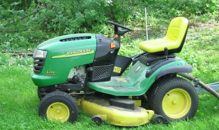 Арестуваха гола двойка, откраднали косачка за трева