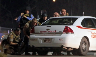 Двама простреляни полицаи при протести във Фъргюсън