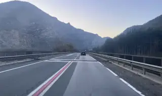 Ремонт затваря едното платно на главния път Е-79 край с. Крупник