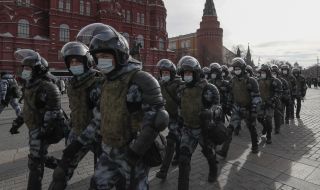 Русия на Путин: в плен на антилиберални, автократични демагози