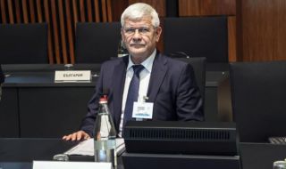 Кризата със слънчогледа и олиото обсъжда земеделският министър