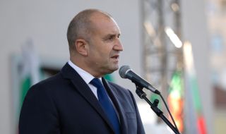 Радев ще участва в отбелязването на Празника на авиацията и Българските военновъздушни сили
