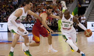 Испания удари и Бразилия на Световното по баскетбол