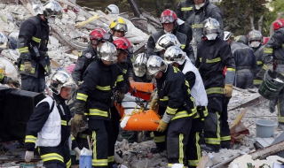 Жилищна сграда рухна в Париж