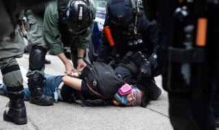 Китай: Никой няма право да се меси в Хонконг