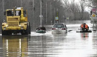 Русия и Казахстан евакуират над 100 хиляди заради незапомнени наводнения