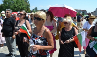 Над 357 000 за кабинета ”Орешарски”