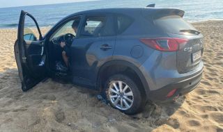 19-годишен затъна с лек автомобил на плажа край "Алепу"