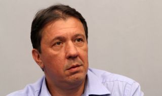 Явор Куюмджиев: Има целенасочена атака срещу централите
