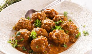 Рецепта за вечеря: Вкусни кюфтета в специален сос