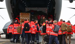 Австрийската армия временно прекратява участието си в спасителните действия в Турция от съображения за сигурност