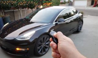 Tesla започна да продава колите си без ключове